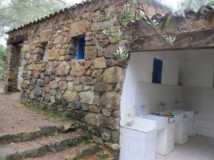 Sanitärgebäude, Camping E Gradelle, Korsika / © Camping Korrespondent